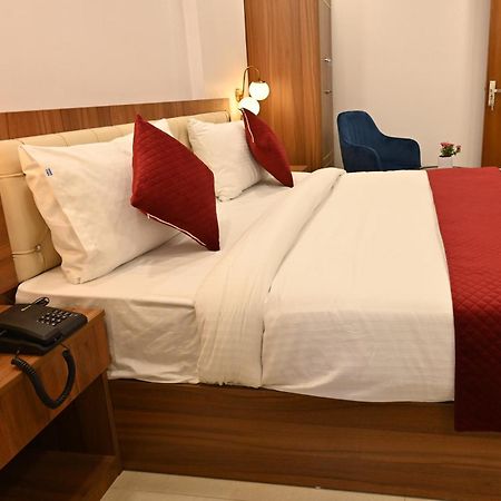 Hotel Down Town Paschim Vihar Delhi  Exterior photo