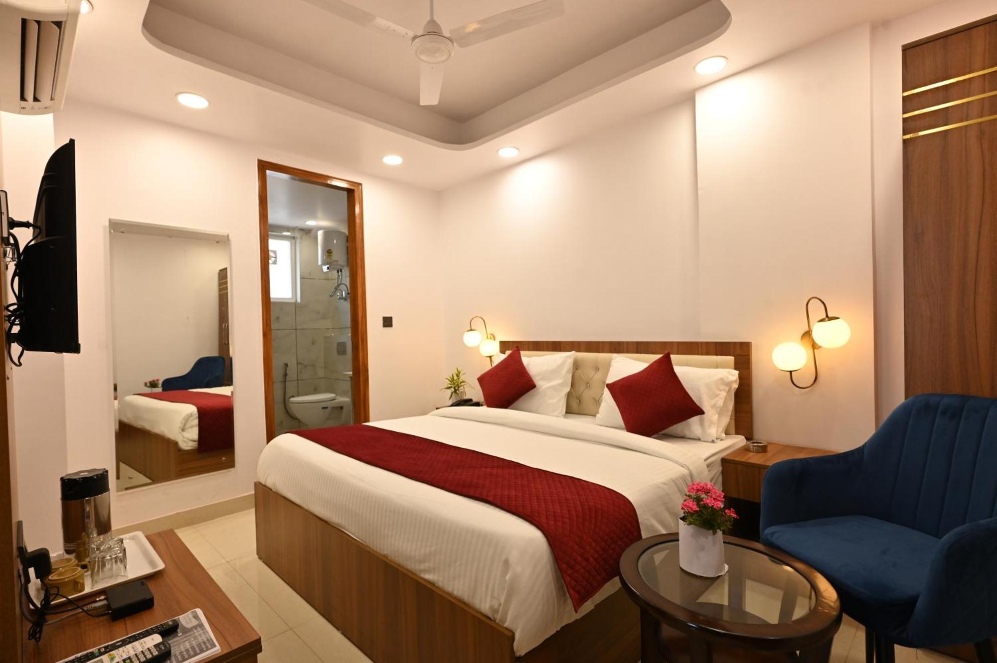 Hotel Down Town Paschim Vihar Delhi  Exterior photo