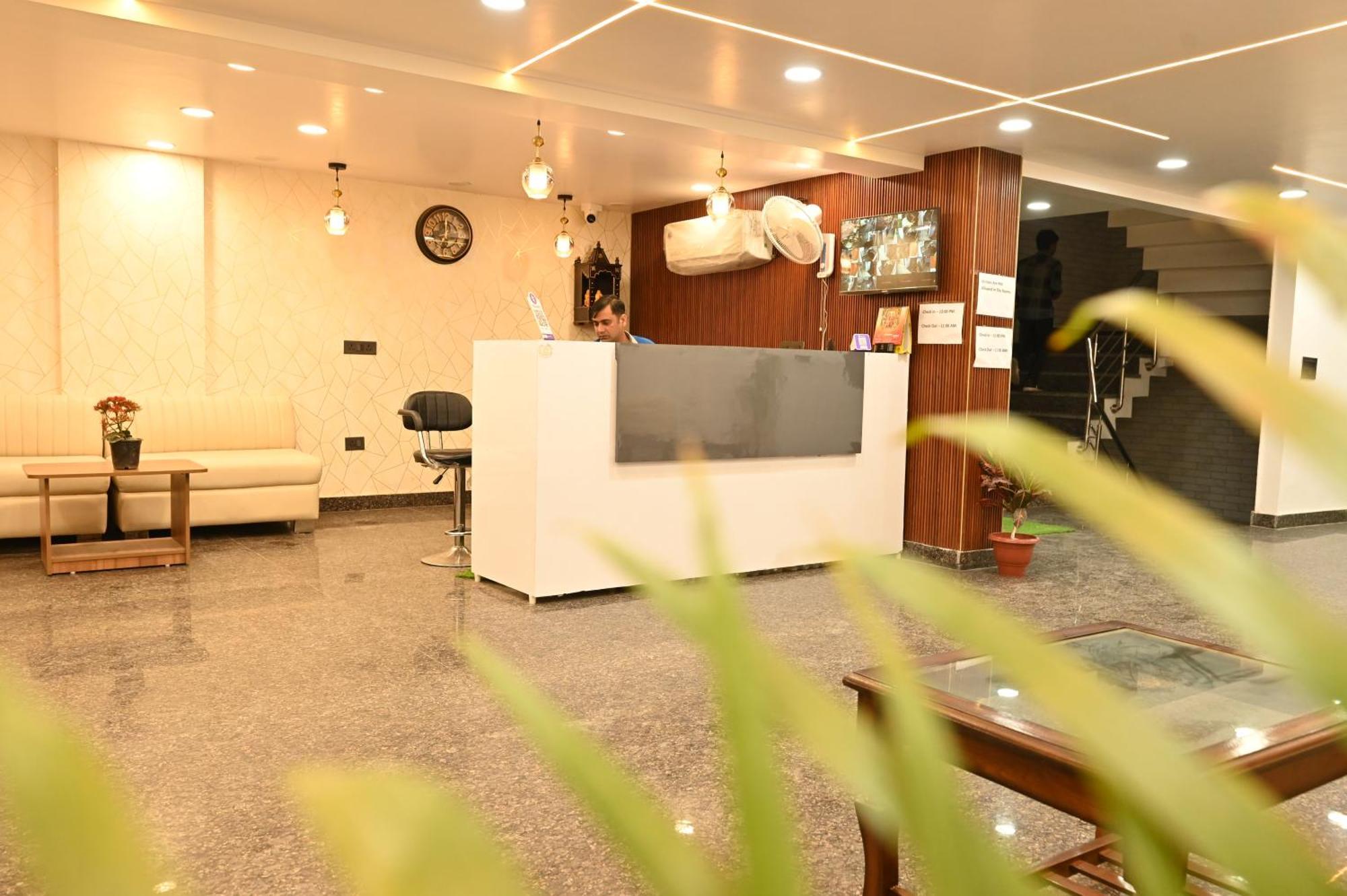 Hotel Down Town Paschim Vihar Delhi  Exterior photo
