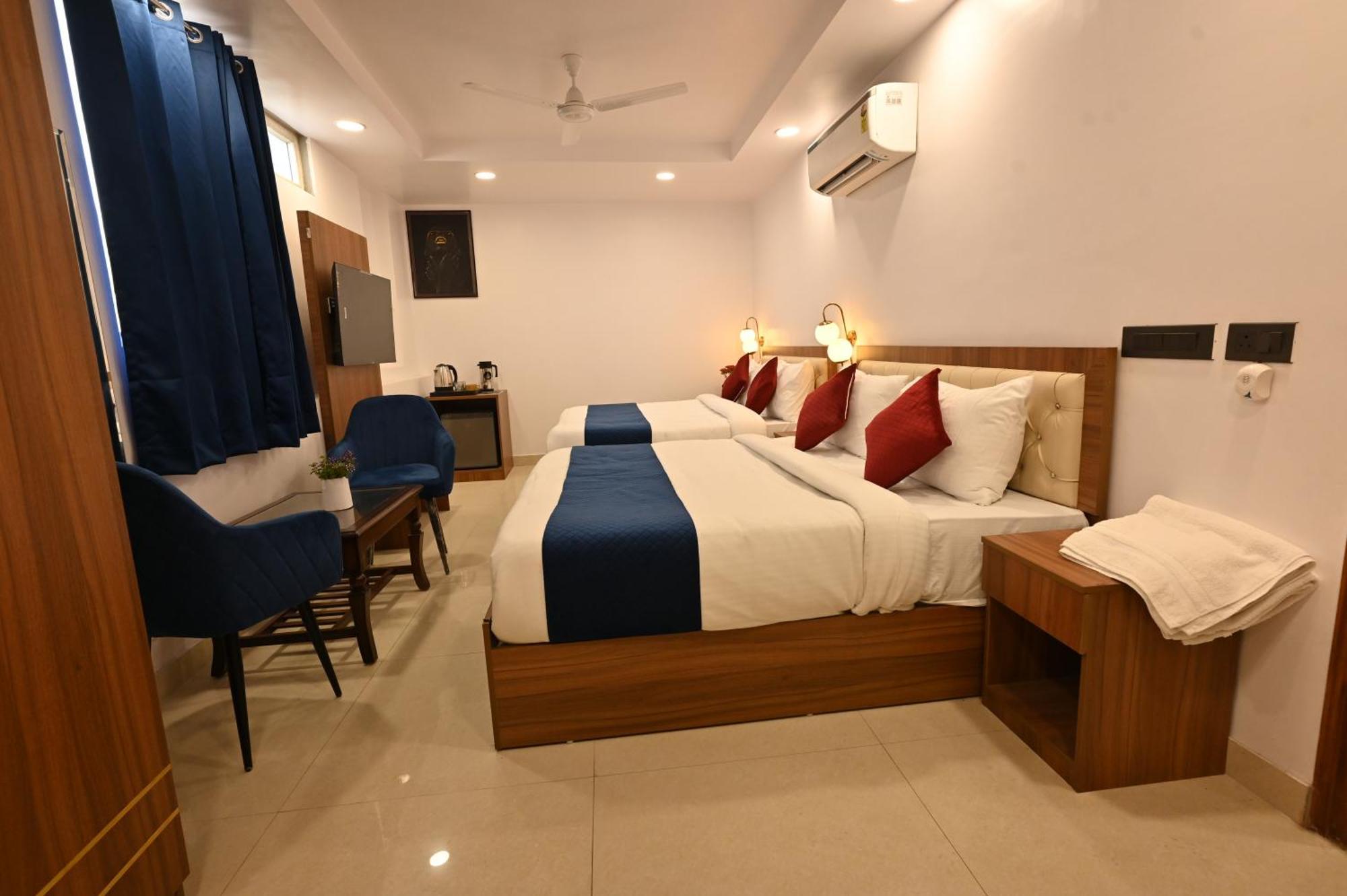 Hotel Down Town Paschim Vihar Delhi  Exterior photo