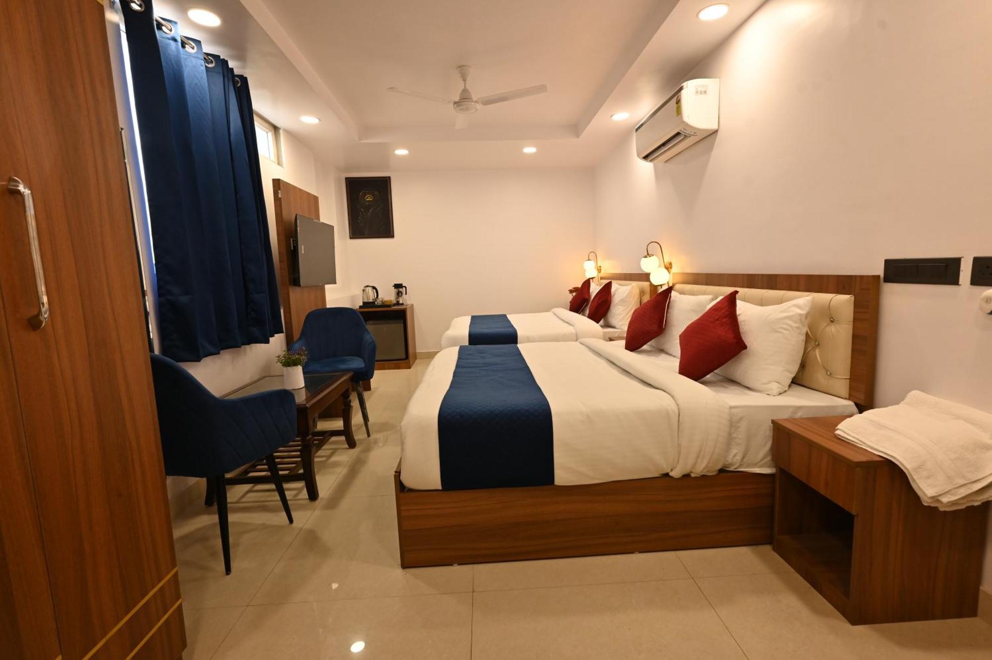 Hotel Down Town Paschim Vihar Delhi  Exterior photo