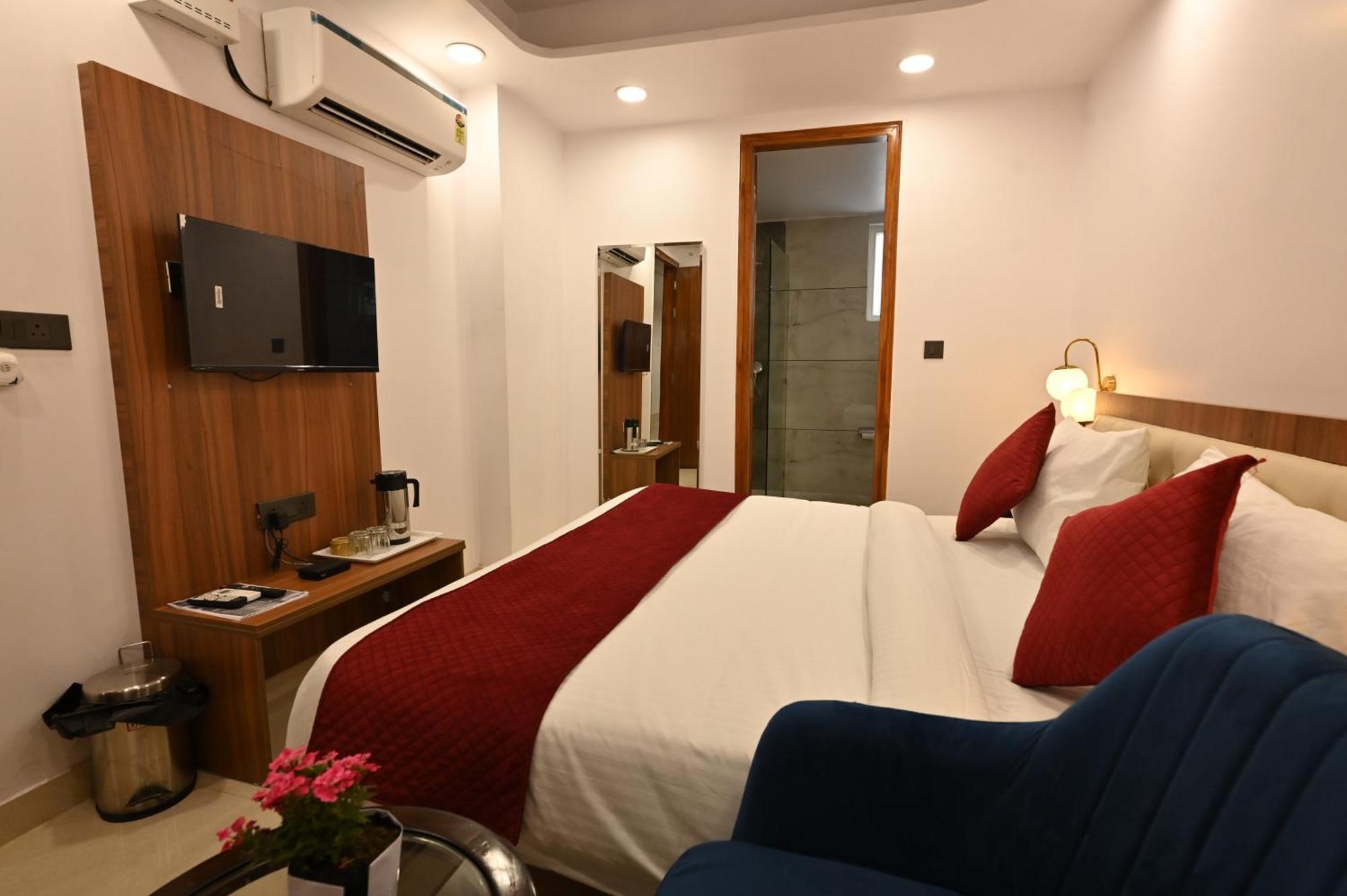 Hotel Down Town Paschim Vihar Delhi  Exterior photo