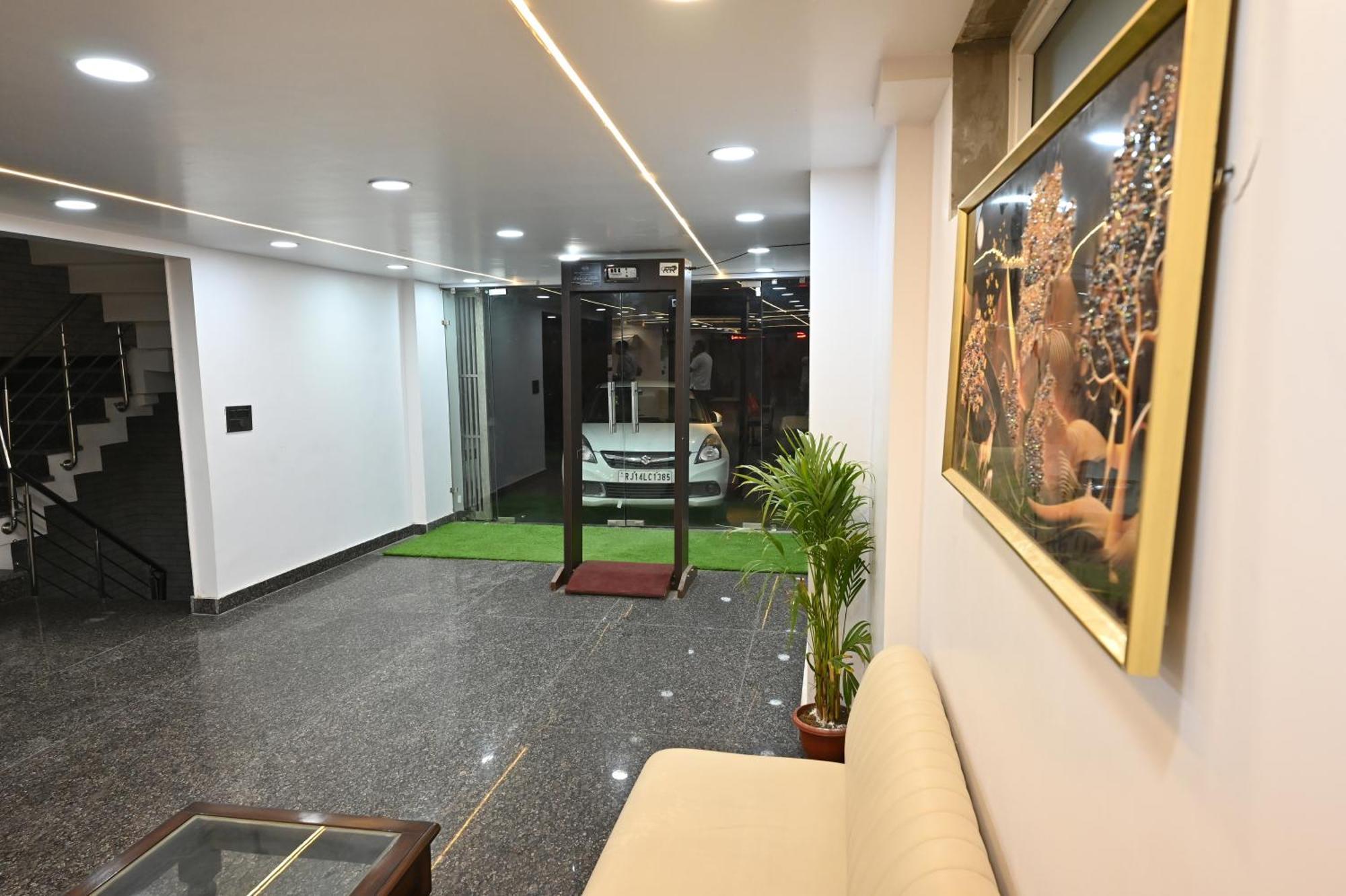 Hotel Down Town Paschim Vihar Delhi  Exterior photo
