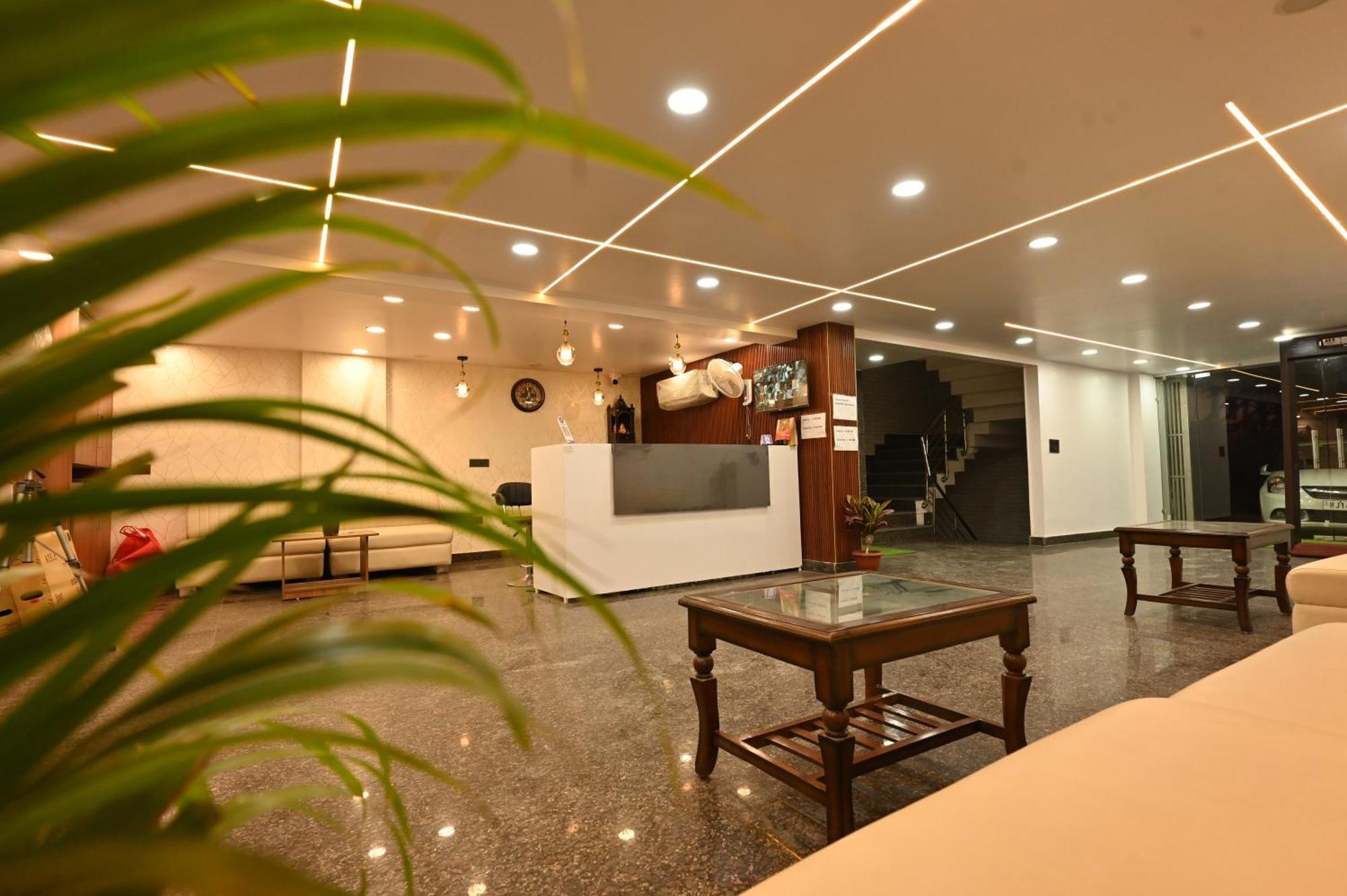Hotel Down Town Paschim Vihar Delhi  Exterior photo